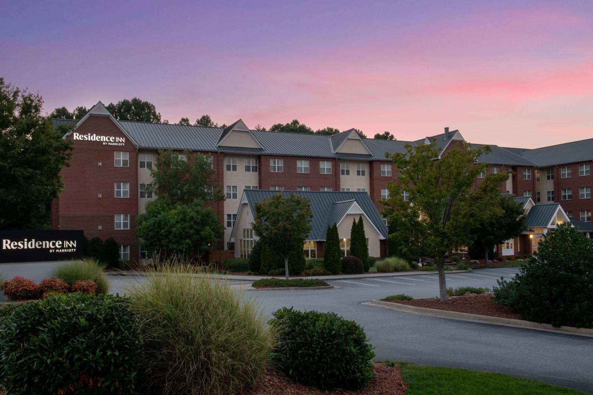 Residence Inn By Marriott Greensboro Airport מראה חיצוני תמונה