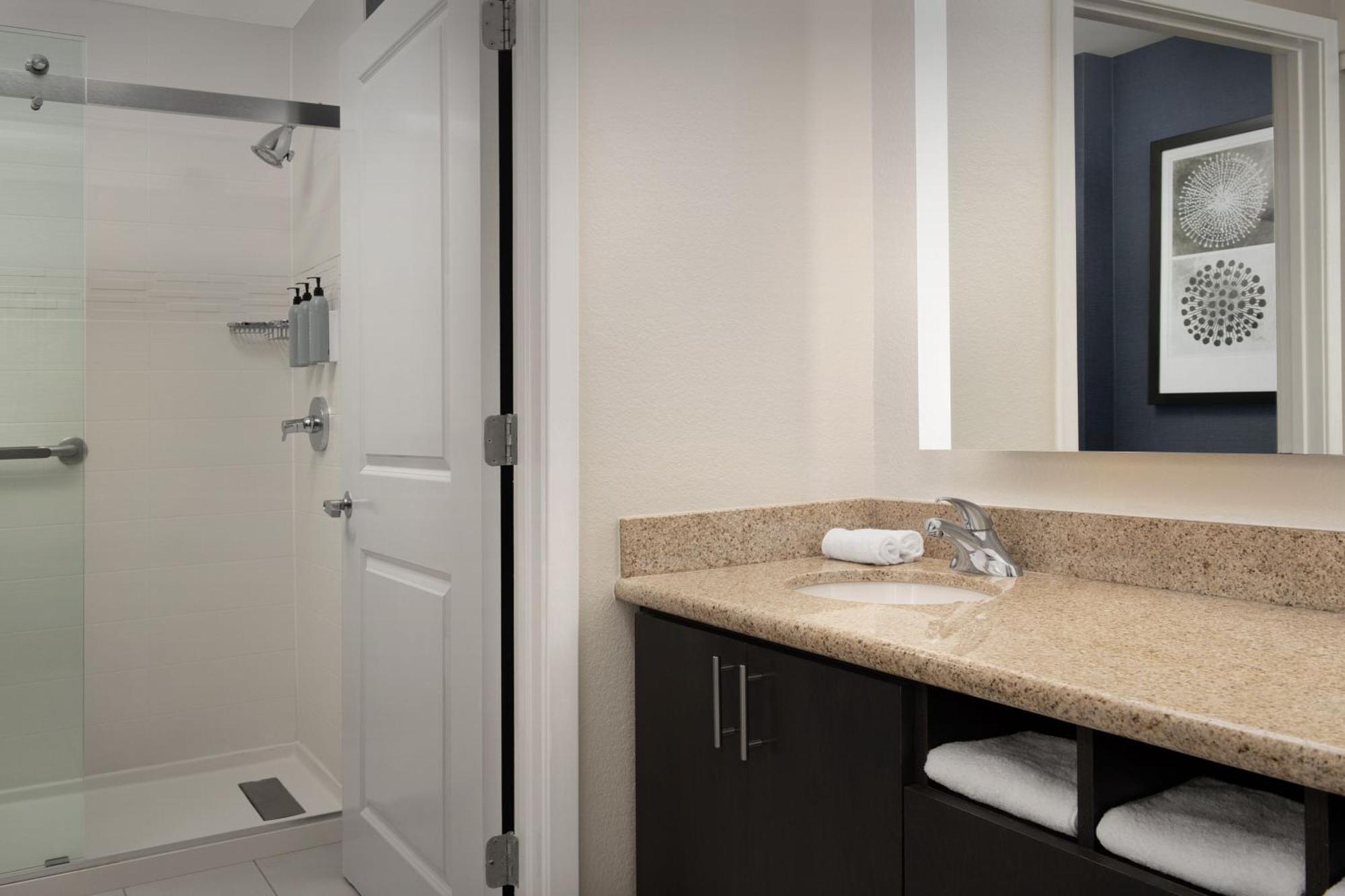 Residence Inn By Marriott Greensboro Airport מראה חיצוני תמונה