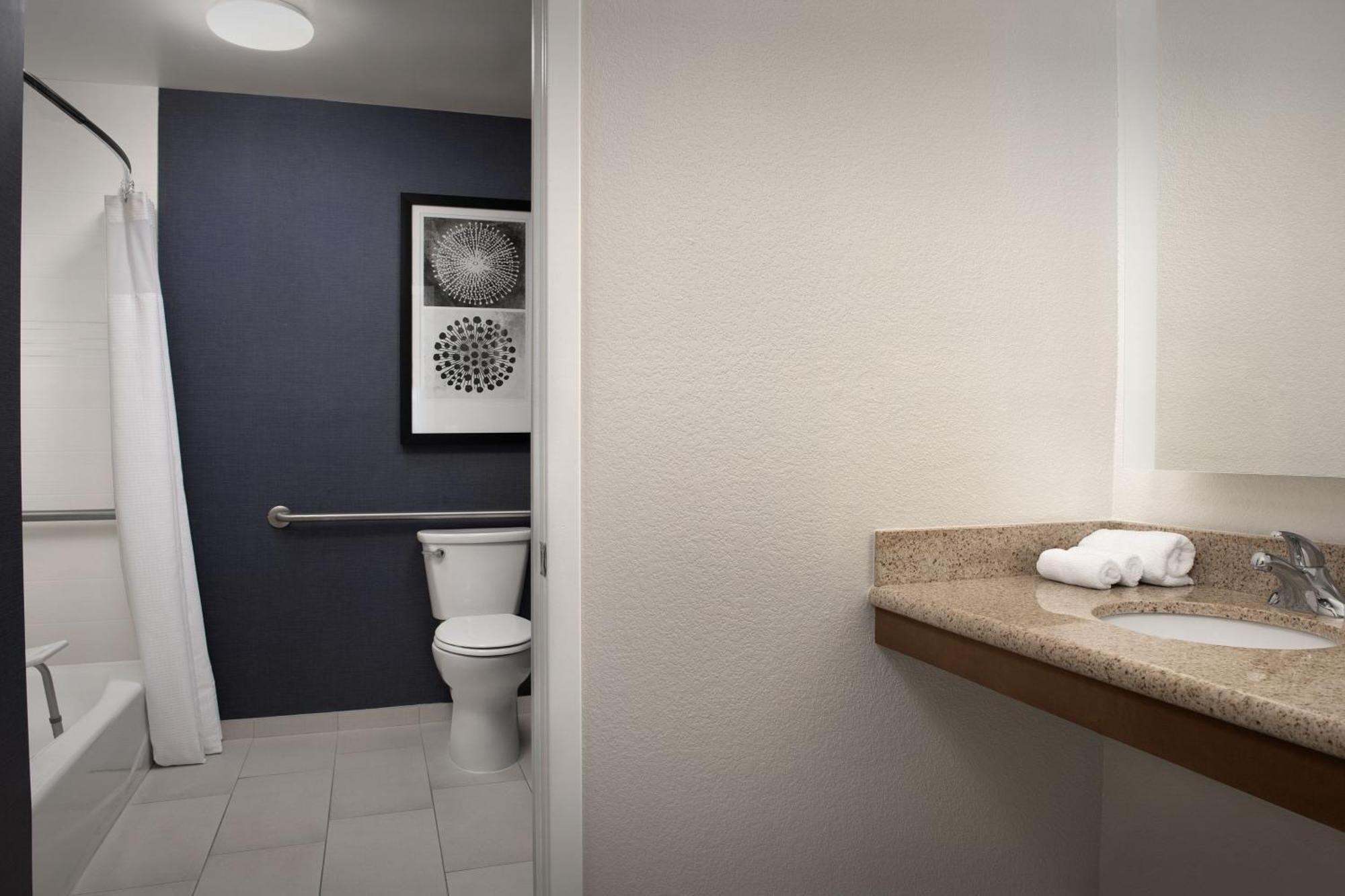 Residence Inn By Marriott Greensboro Airport מראה חיצוני תמונה
