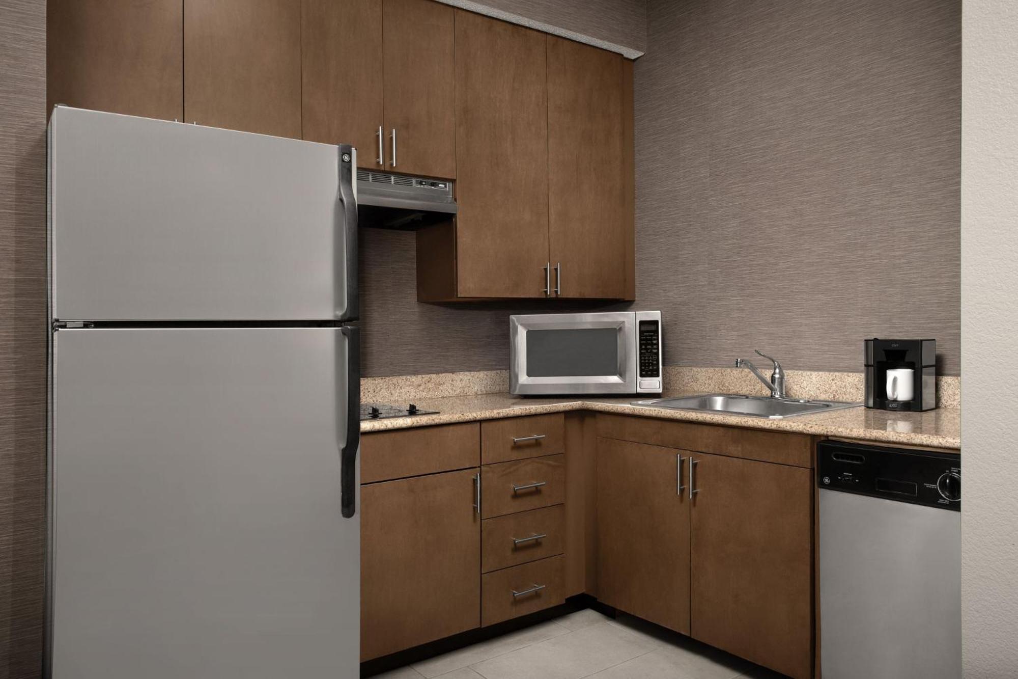 Residence Inn By Marriott Greensboro Airport מראה חיצוני תמונה