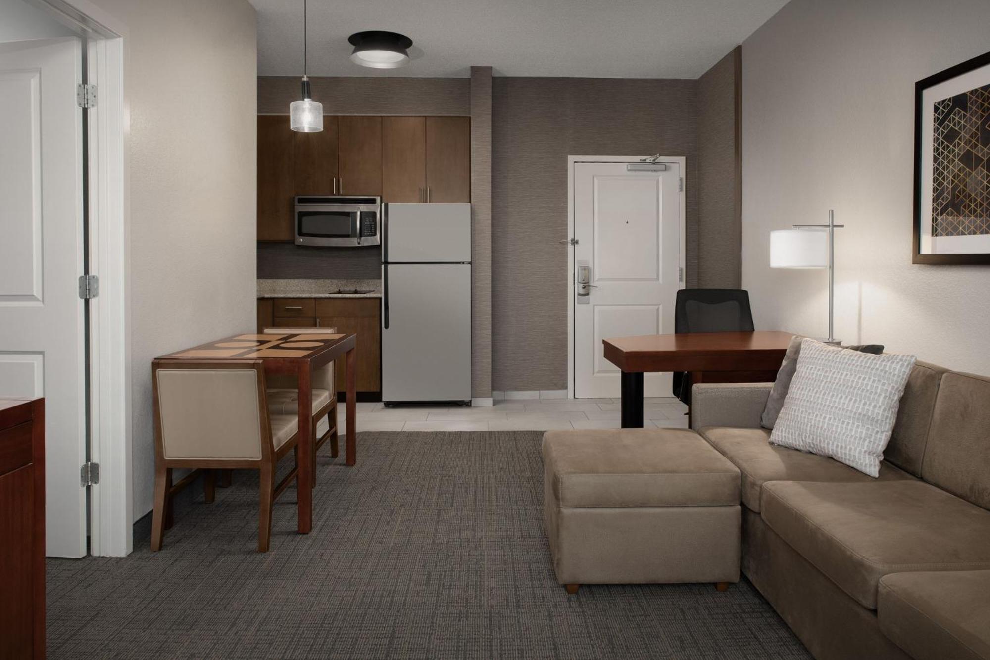 Residence Inn By Marriott Greensboro Airport מראה חיצוני תמונה