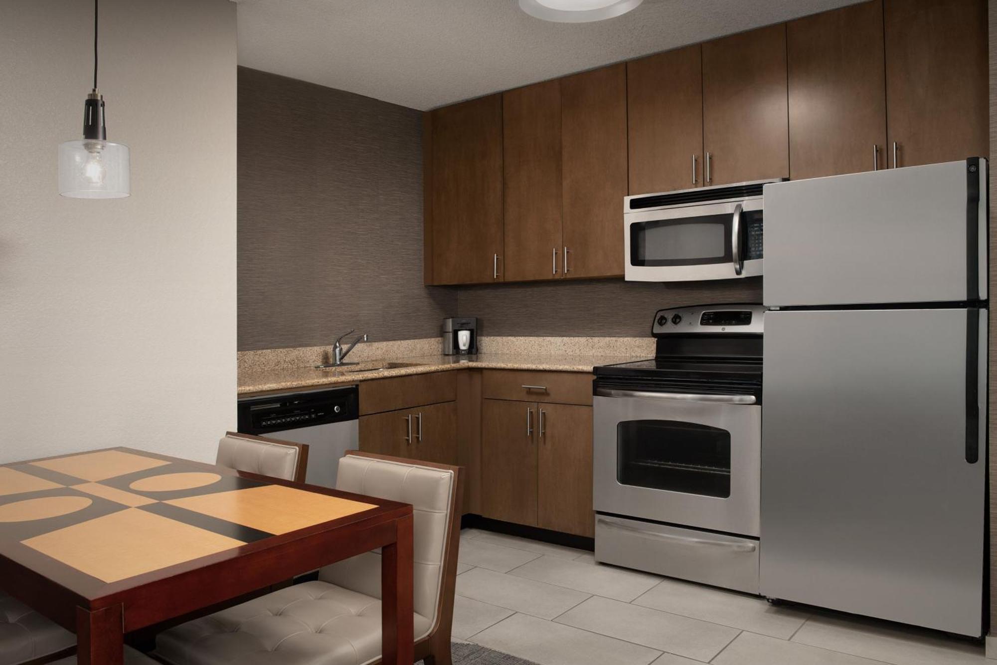 Residence Inn By Marriott Greensboro Airport מראה חיצוני תמונה