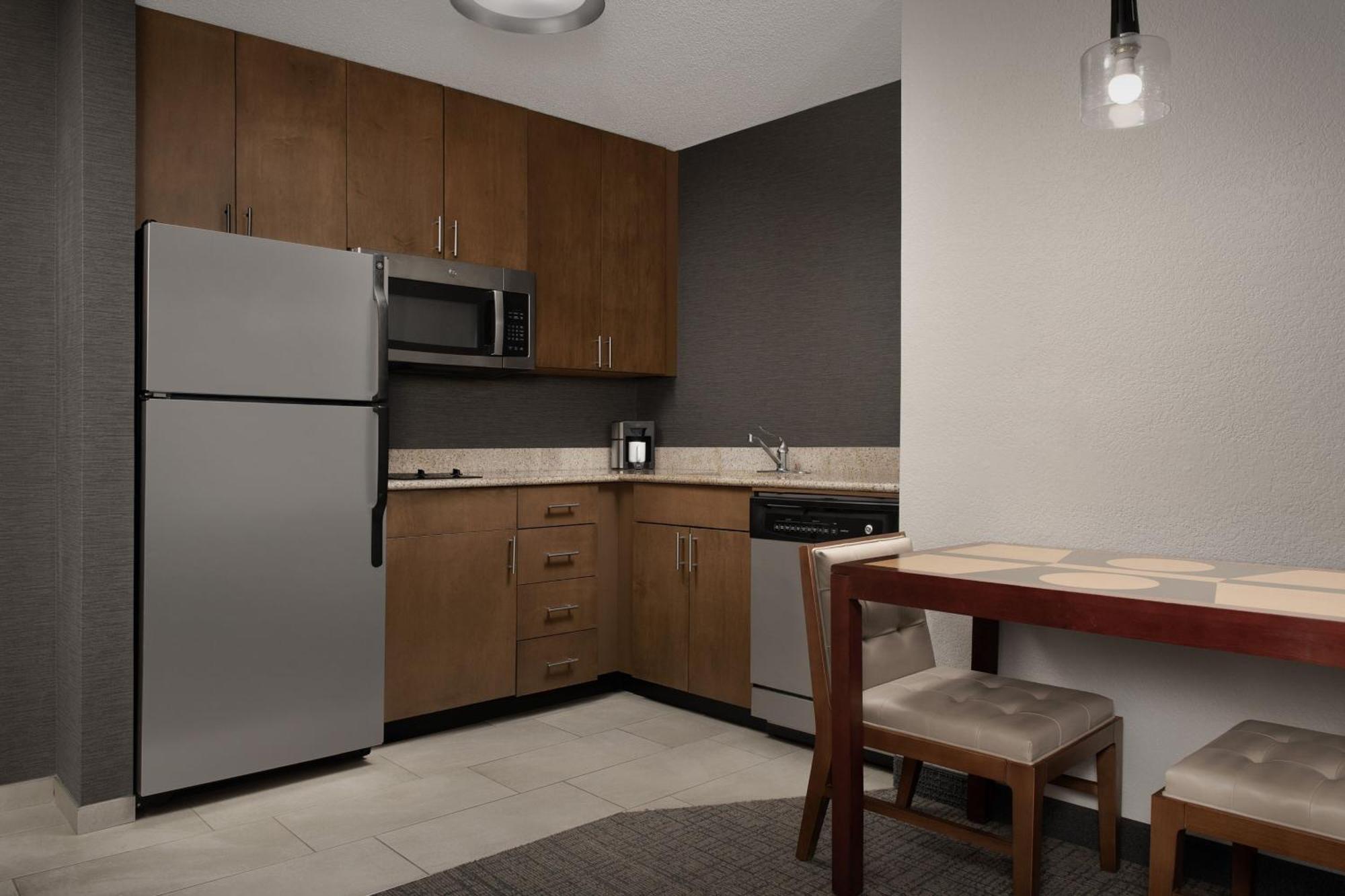 Residence Inn By Marriott Greensboro Airport מראה חיצוני תמונה