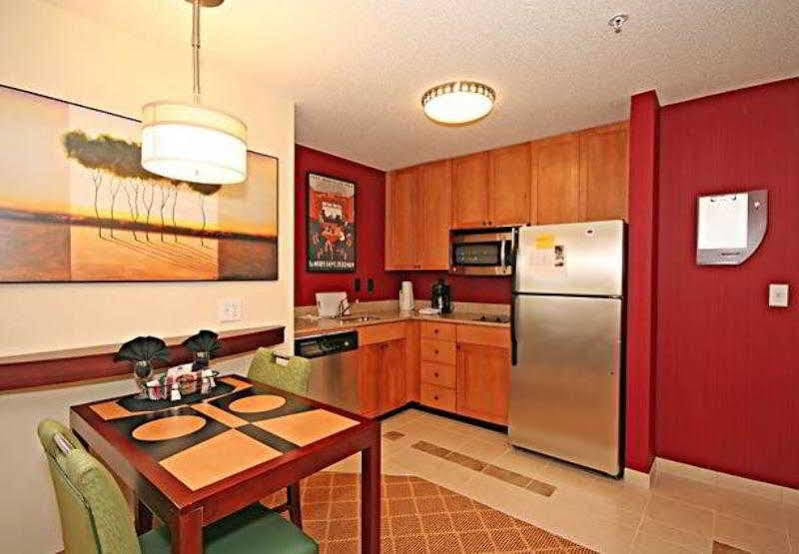 Residence Inn By Marriott Greensboro Airport מראה חיצוני תמונה